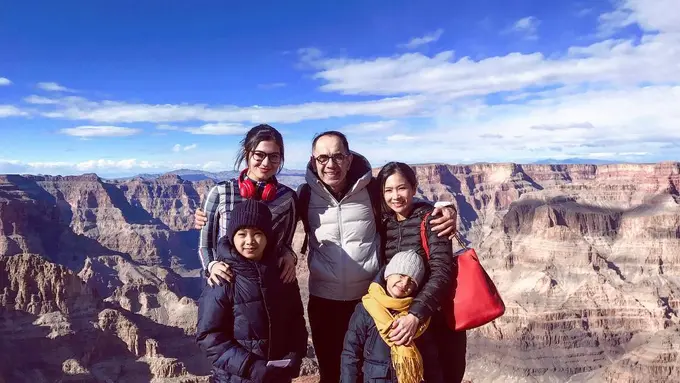 [Fimela] Bunga Zainal