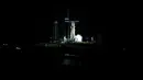 Roket SpaceX Falcon 9 dengan pesawat ruang angkasa Crew Dragon milik perusahaan tersebut mengeluarkan bahan bakar sebelum peluncuran dari landasan 39A untuk misi Crew-6 di Kennedy Space Center NASA di Cape Canaveral, Florida, pada 27 Februari 2023. Perusahaan roket Elon Musk, SpaceX, pada Senin (27/2), meluncurkan tim jangka panjang Stasiun Antariksa Internasional (ISS) berikutnya ke orbit. Awak penerbangan terdiri dari seorang astronaut asal Uni Emirat Arab, seorang kosmonaut Rusia dan dua awak NASA. (CHANDAN KHANNA/AFP)