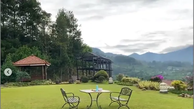 6 Momen Kebersamaan Zaskia dan Shireen Sungkar saat Liburan di Puncak, Nikmati Alam