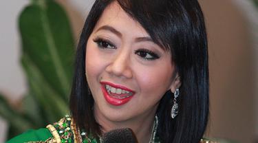 Inspiratif Sebelum Terkenal Asri Welas Pernah Jadi Spg Sampai Penjual Tanktop Lifestyle Fimela Com
