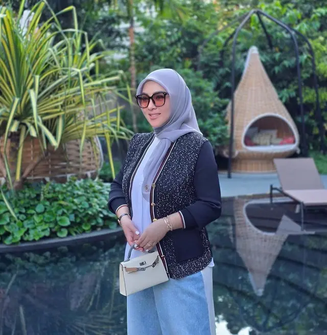 6 Potret terbaru Syahrini setelah melahirkan, penampilannya kembali ideal seperti sebelum hamil