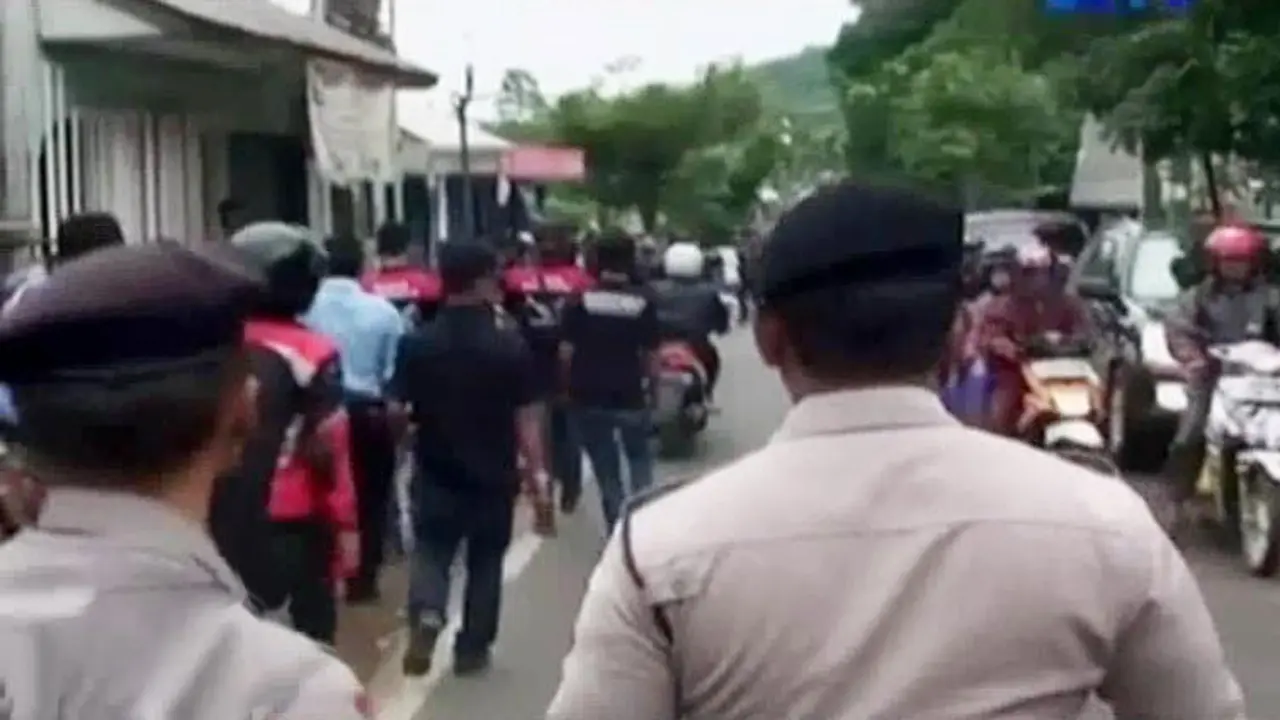 Polisi Tangkap Anggota Ormas hingga Sate Kambing Rasa Keju