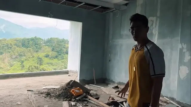 Dilengkapi Lift, Ini 7 Potret Pembangunan Rumah Baru Verrel Bramasta