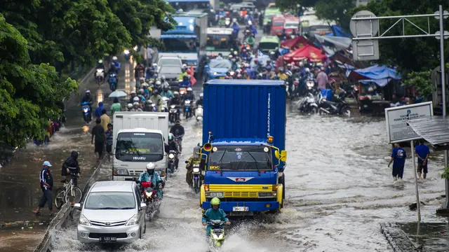 News Flash: Cegah Banjir Ahok Minta Pompa Diserahkan ke DKI