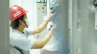 Ilustrasi: Engineer memantau jaringan 5G Telkomsel di site (Foto: Corpcomm Telkomsel)