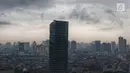 Pemandangan gedung bertingkat di Jakarta, Selasa (30/4/2019). Pemerintah belum memutuskan lokasi ibu kota baru pengganti Jakarta. (Liputan6.com/JohanTallo)