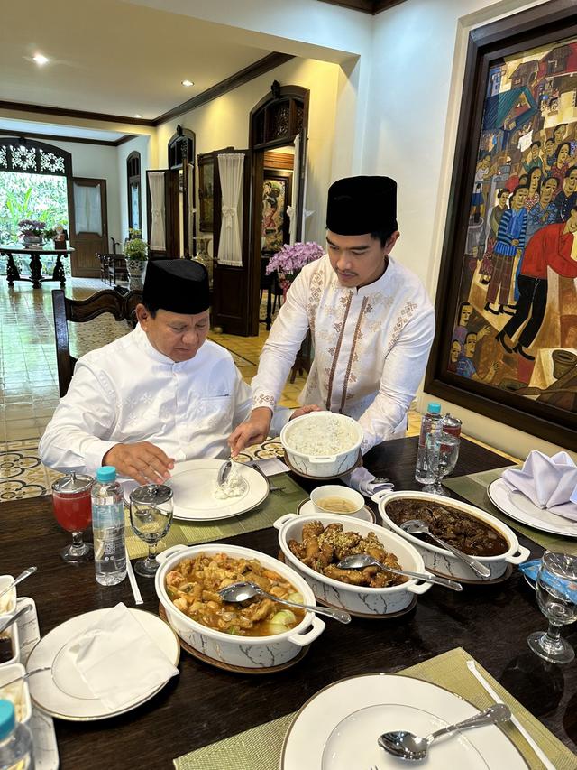 Silaturahmi Prabowo dan Jokowi di Solo.