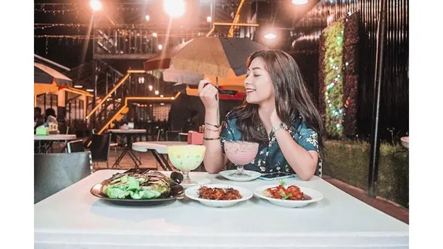 Jarang Terekspos, Ini 5 Potret Cantik Mayang Sary Adik Vanessa Angel
