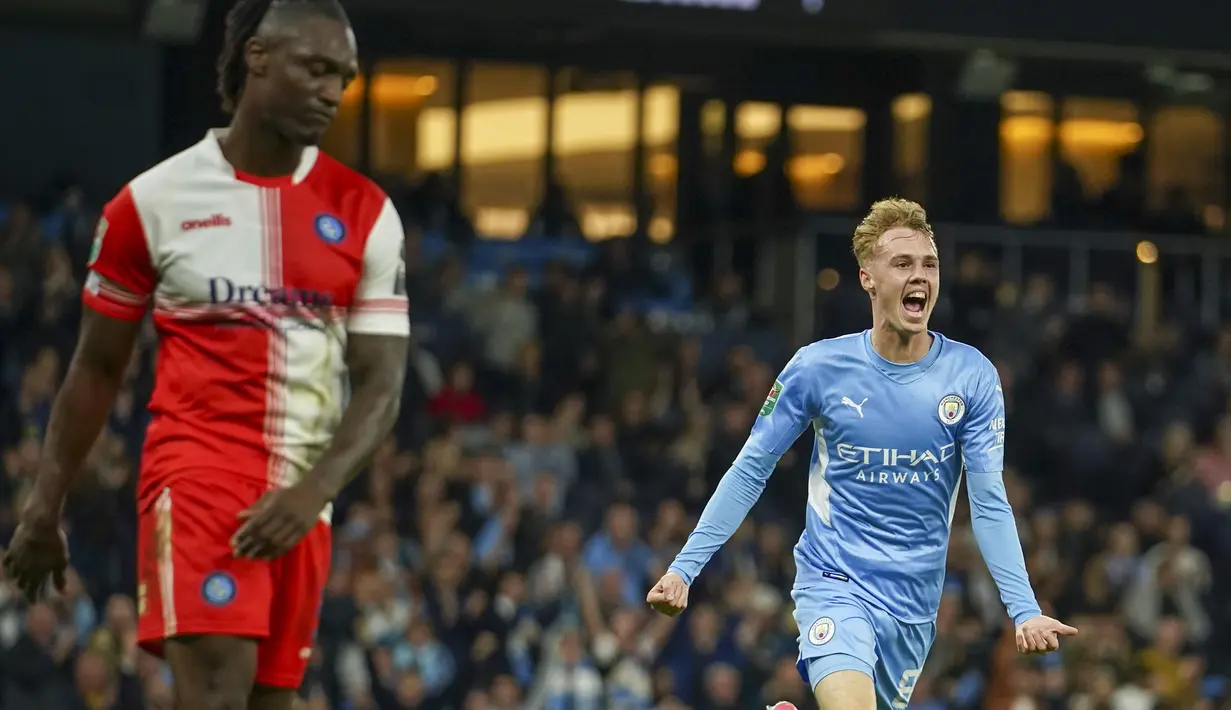 Pesta gol Manchester City ditutup oleh Cole Palmer yang memastikan kemenangan 6-1 Manchester City. (AP/Dave Thompson)