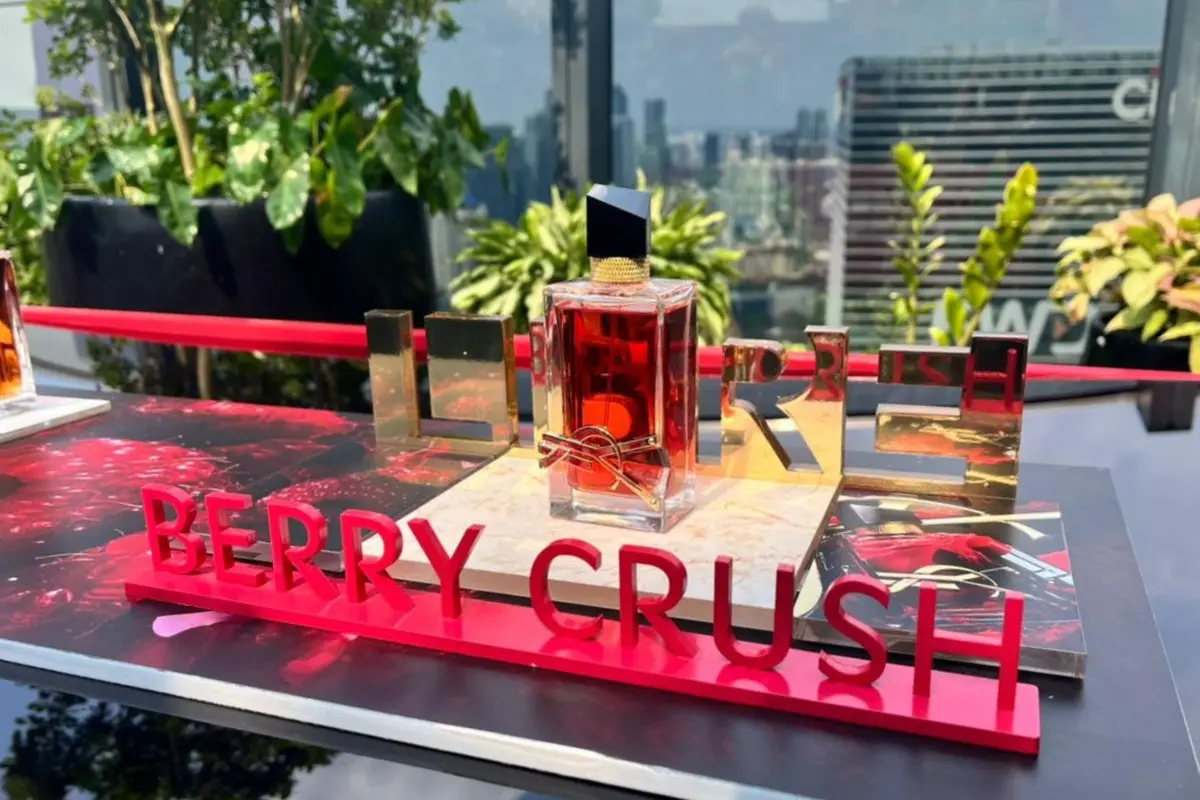 YSL Libre Hadirkan Aroma Parfum Baru Berry Crush yang Lebih Segar, Manis, dan Berani untuk Tampilan Lebih Playful