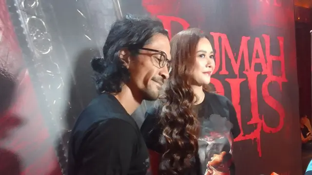 Aura Kasih dan Edward Akbar dalam Rumah Iblis