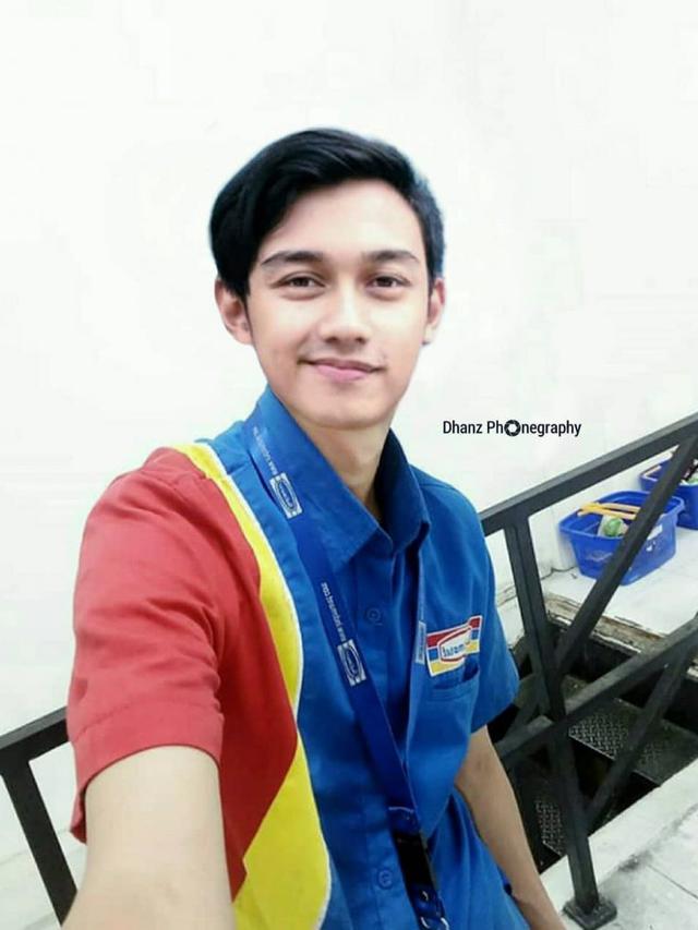 6 Editan Foto Aktor Hits Indonesia Jadi Pegawai Minimarket Ini Bikin Ngakak