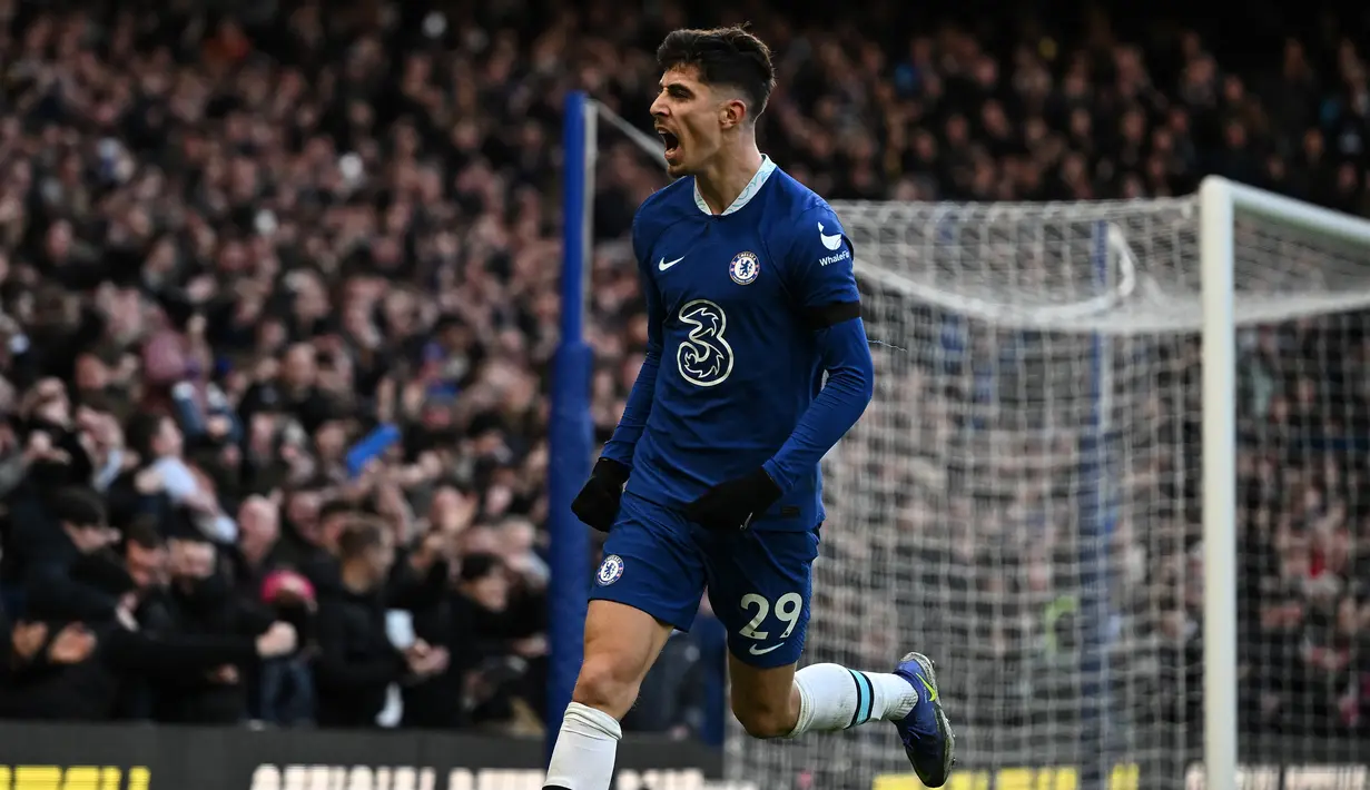 Selebrasi gelandang Chelsea, Kai Havertz setelah mencetak gol ke gawang Crystal Palace pada laga pekan ke-20 Liga Inggris 2022/2023 di Stamford Bridge, London (15/1/2023). Gol yang dicetak Kai Havertz pada menit ke-64 akhirnya menjadi gol tunggal dalam laga tersebut dan membawa Chelsea meraih satu-satunya kemenangan sejak awal tahun 2023. (AFP/Ben Stansall)