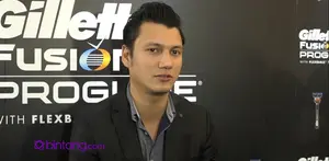 Walaupun Dollar naik dan sangat mempengaruhi Rakyat Indonesia, tetapi bagi sang aktor tampan satu ini tidak mempengaruhi bisnis dan usaha ia sekalipun.