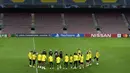 Para pemain Borussia Dortmund menghadiri sesi latihan tim di stadion Camp Nou di Barcelona (26/11/2019). Dortmund akan bertanding melawan Barcelona pada Grup F Liga Champions. (AFP Photo/Josep Lago)