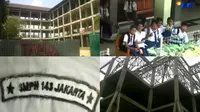 Pembangunan gedung SMPN 143 yang tak kunjung rampung membuat para siswa dan guru mengungsi (Liputan6.com)