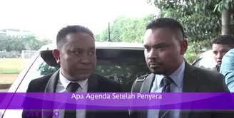 Sandy Tumiwa dan barang-barang bukti lainnya dilimpahkan ke Kejaksaan Tinggi DKI Jakarta setelah ditahan di Polda Metro Jaya selama 11 hari, sejak penangkapannya di apartemen yang berlokasi di Jakarta Barat.