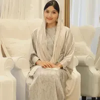 Penampilan Erina Gudono dalam balutan kerudung saat ikut kajian Ramadan buat netizen salfok. [Foto: IG/erinagudono].