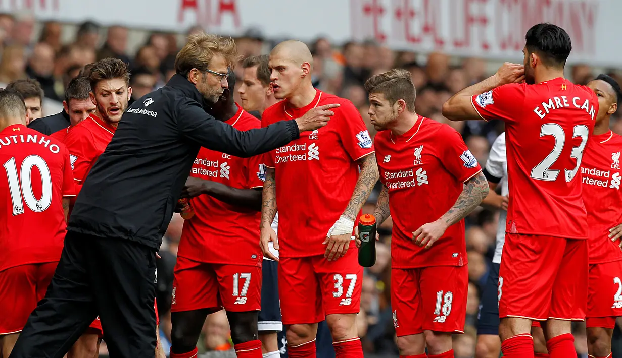 Penampilan perdana manajer anyar Liverpool, Jurgen Klopp, setelah menggantikan posisi Brendan Rodgers hanya bisa bermain imbang saat bertandang ke kandang Tottenham Hotspur dalam lanjutan Liga Inggris, (17/10/2015). (AFP/Ian Kington).
