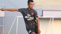 Pemain Persita Tangerang, Miftah Anwar Sani. (Nandang Permana/Bola.com)