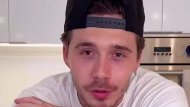 Promosikan Saus Pedas, Brooklyn Beckham Jadi Sorotan karena Jam Mewah Hadiah David Beckham