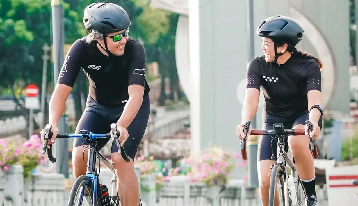 Nirina Zubir dan Ernest Cokelat (Instagram/nirinazubir_)