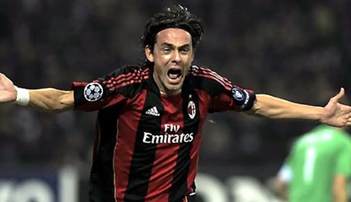 Selebrasi striker gaek AC Milan Filippo Inzaghi seusai menjebol gawang Real Madrid pada laga Liga Champions di San Siro, Milan, 3 November 2010. AFP PHOTO/OLIVIER MORIN