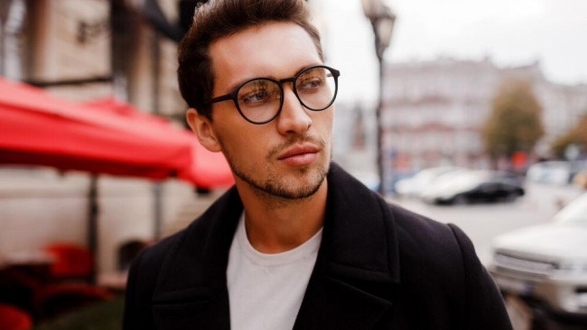 5 Model Kacamata Pria Terbaru, Bikin Tampilan Stylish Tak Sekadar Jadi Alat Bantu Penglihatan