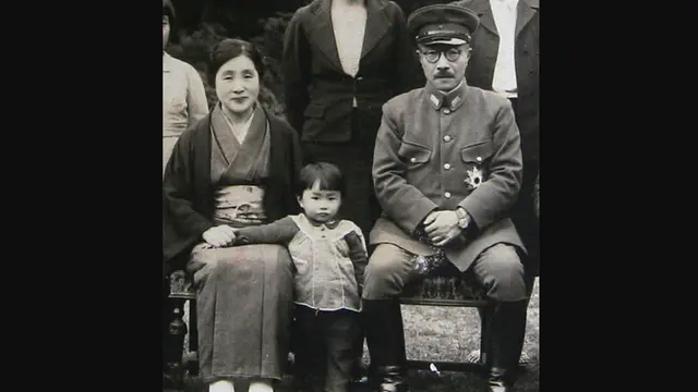 PM Jepang Hideaki Tojo dan keluarganya. Tojo memimpin Kekaisaran Jepang di Perang Dunia II.