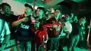 Fans hadir dalam acara bertajuk Meet The UEFA Champion League Trophy and Legends di MGP Space SCBD, Jakarta, Sabtu (27/4/2024). (Bola.com/M iqbal Ichsan)