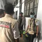 Polisi geledah kantor Balaikota Makassar (Liputan6.com/ Eka Hakim)