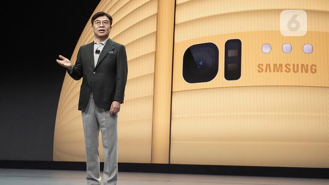 Samsung Consumer Electronics President dan CEO, H.S. Kim, memperkenalkan Ballie. (Liputan6.com/ Dyah Puspita Wisnuwardani)