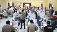 Vaksinasi pelajar di Mojokerto. (Dian Kurniawan/Liputan6.com)
