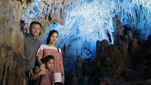 Annisa Pohan, AHY, dan Almira