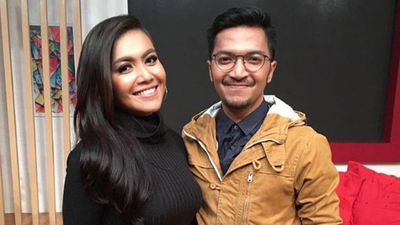 Ihsan Tarore dan Denada