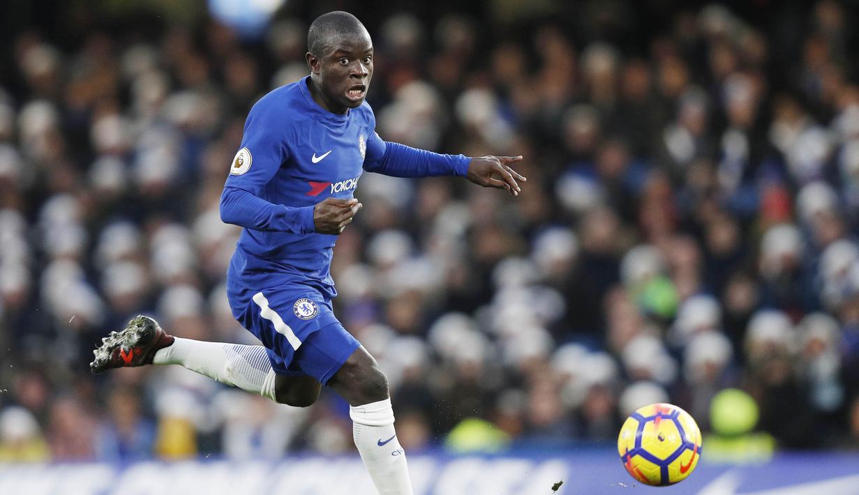 4. N'Golo Kante (Gelandang) - Mantan pemain Leicester City ini adalah pemain yang selama ini dicari Chelsea. Berstatus salah satu gelandang terbaik saat ini tidak membuatnya digaji besar, ia cuma dibayar 120 ribu pounds per pekan. (AFP/Adrian Dennis)
