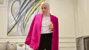 Melalui akun Instagram, Olla Ramlan sendiri beberapa kali terlihat mengunggah foto saat memakai blazer. Bahkan, warna-warna blazer yang dimiliki pun beberapa cukup berani mengambil warna cerah. (Liputan6.com/IG/@ollaramlan)
