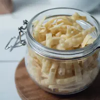Stik bawang renyah./Copyright shutterstock.com/g/RaniRestuIrianti