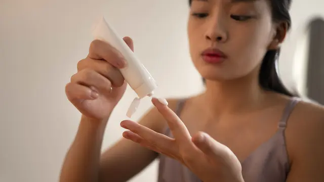 Hybrid sunscreen diformulasikan non-komedogenik yang tidak menyumbat pori-pori