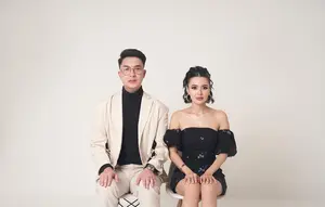 Wika Salim & Max Adam Kamil Unggah Foto Berlatar Biru, Hari H Sudah Dekat?