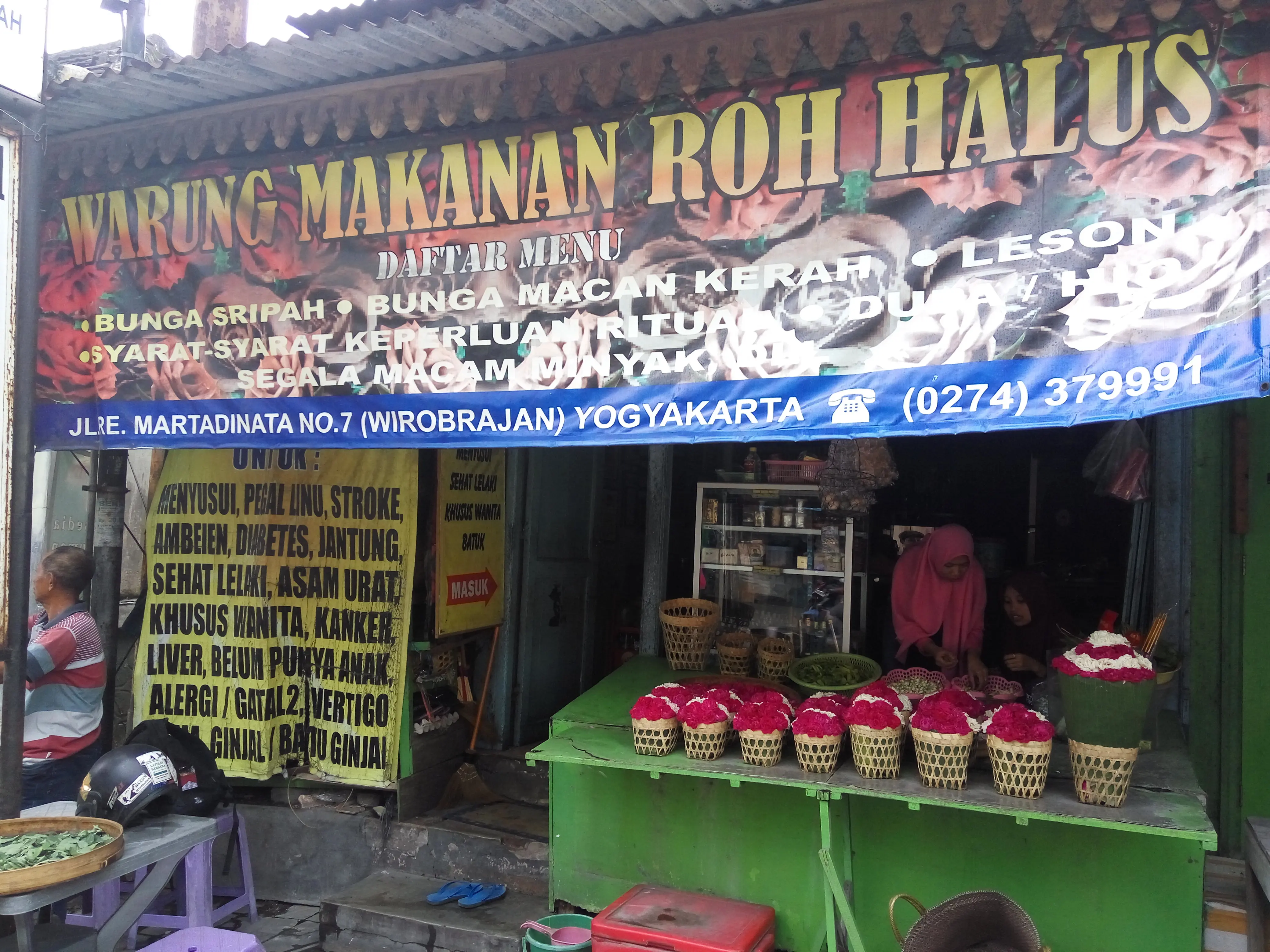 Kios bunga di Yogyakarta ini memiliki nama unik yakni Warung Makanan Roh Halus