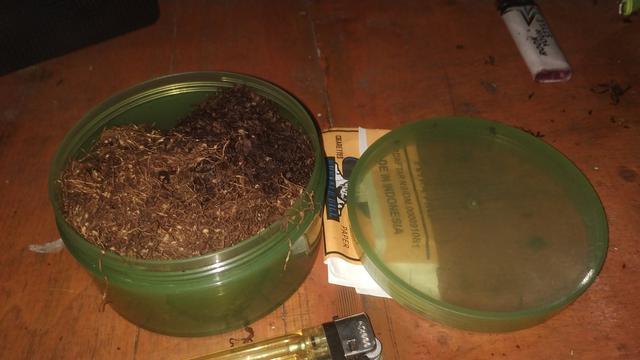 6 Potret Wadah Bekas Skincare Alih Fungsi Untuk Makanan Ini Nyeleneh