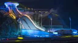 Pemandangan Pusat Ski Jumping Nasional di Chongli, Kota Zhangjiakou, Provinsi Hebei, China, 19 Desember 2020. (Xinhua)