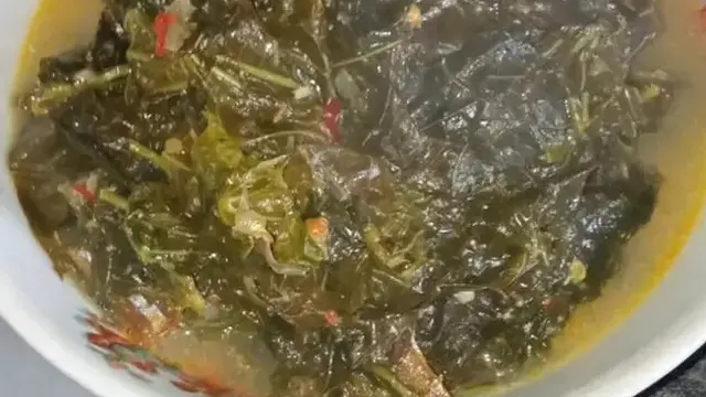 3 Resep Praktis Kreasi Daun Singkong, Bakwan sampai Lodeh