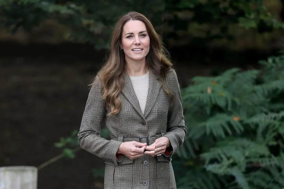 Inspirasi Skinny Jeans Kate Middleton yang Bikin Paha Lebih Langsing