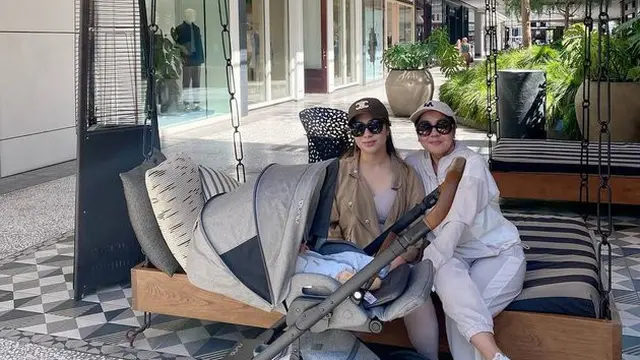 6 Potret Nikita Willy Usai Satu Bulan Melahirkan, Dipuji Sudah Kembali Langsing