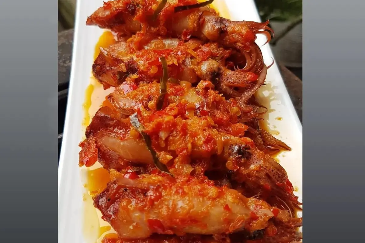 Tanpa Jeruk Nipis, Ini Cara Masak Cumi Balado yang Awet dan Tidak Bau