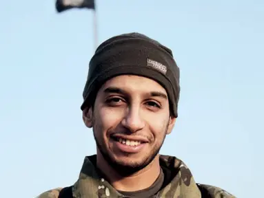Foto tak bertanggal menunjukkan wajah Abdelhamid Abaaoud yang dimuat majalah online Dabiq. Pria yang merupakan warga negara Belgia ini dicurigai sebagai otak di balik aksi teror di Paris. (REUTERS/Social Media Website)