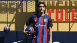Hector Bellerin yang merupakan jebolan akademi Barcelona La Masia ini dikontrak Barca hingga 30 Juni 2023 mendatang. (AFP/Josep Lago)