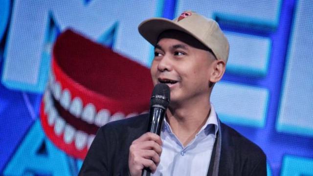 Raditya Dika Nikah, Bukti Cowok Humoris Kalahkan Cowok ...